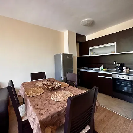 Apartment Super Centre - 3 Min From The Beach Primorsko